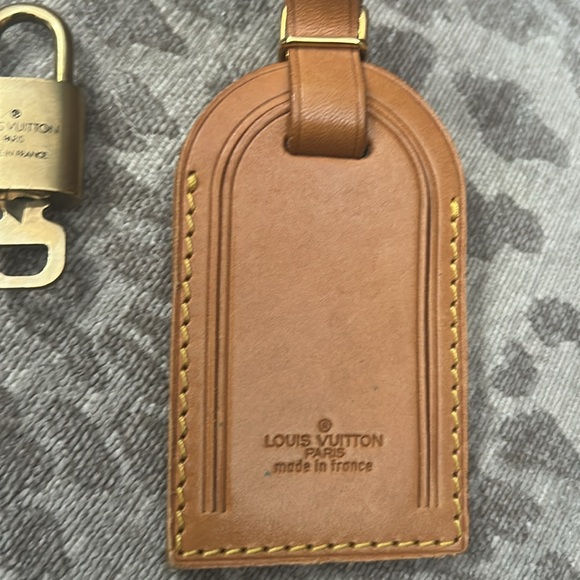 Vintage Louis Vuitton luggage tag. - Picture 2 of 3